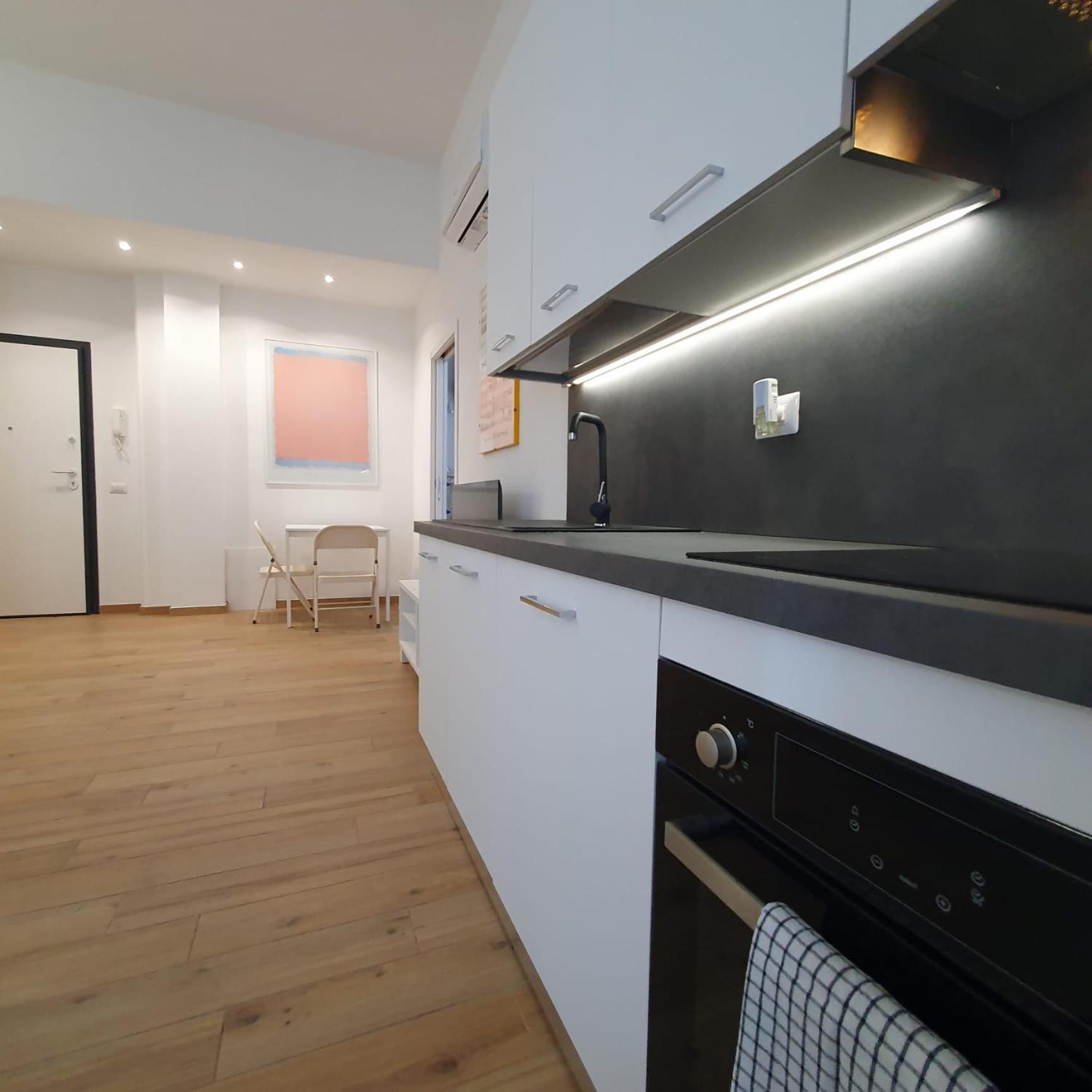 Appartement Bnbutler - Grasselli, 8 - Comfy And Newly Renovated à Milan Extérieur photo